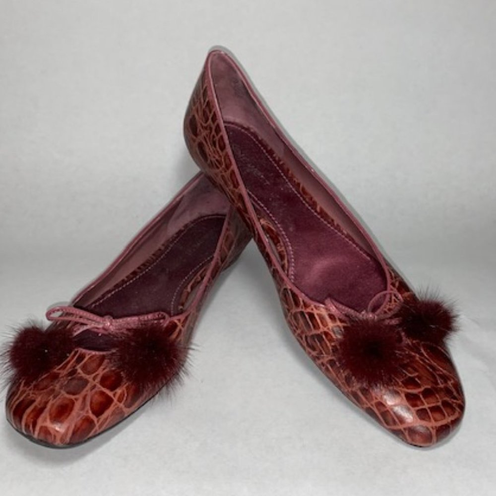 Nine West Women's flat shoe with furry tassels